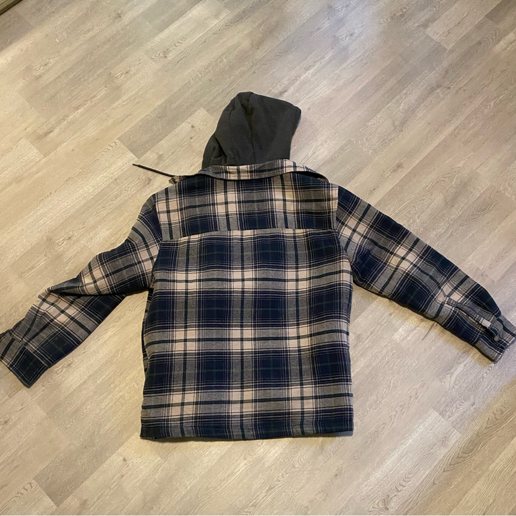 Cozy Winter Jacket With Hood And Pockets